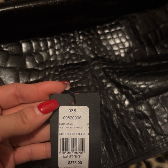 Furla Elegant Black Croc-Embossed Shoulder Bag - Picture 16 of 16